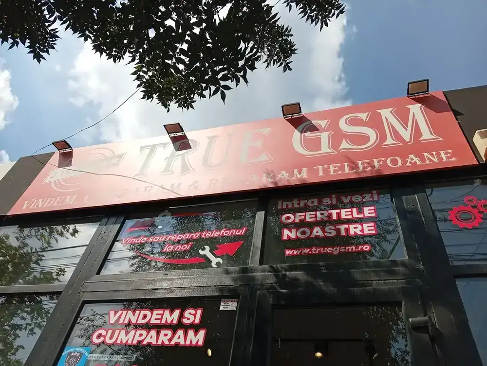 The shopfront on Bulevardul Carol I